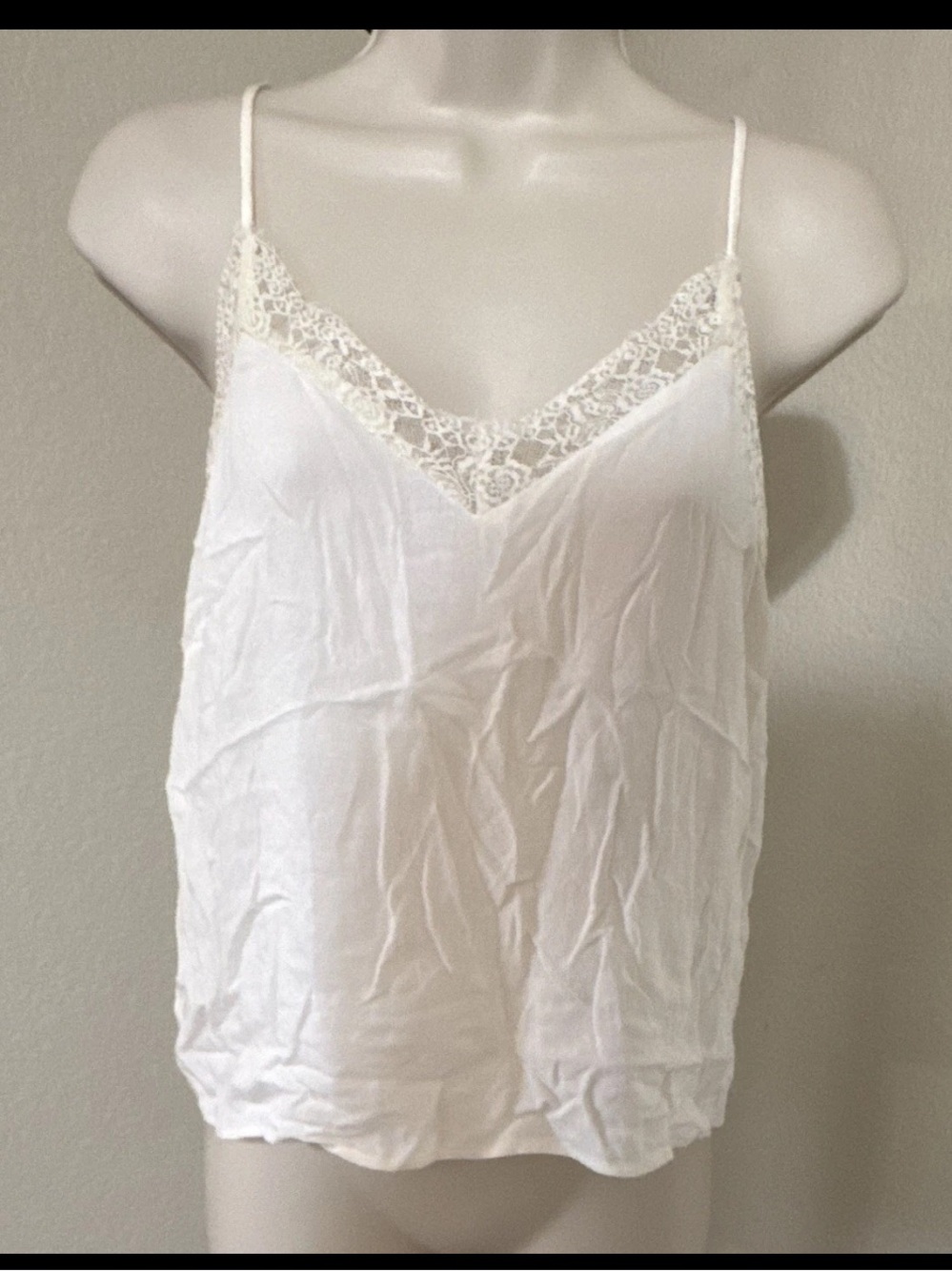 Forever 21 Women's White Solid Lace Trim Camisole Adjustable Straps Size M